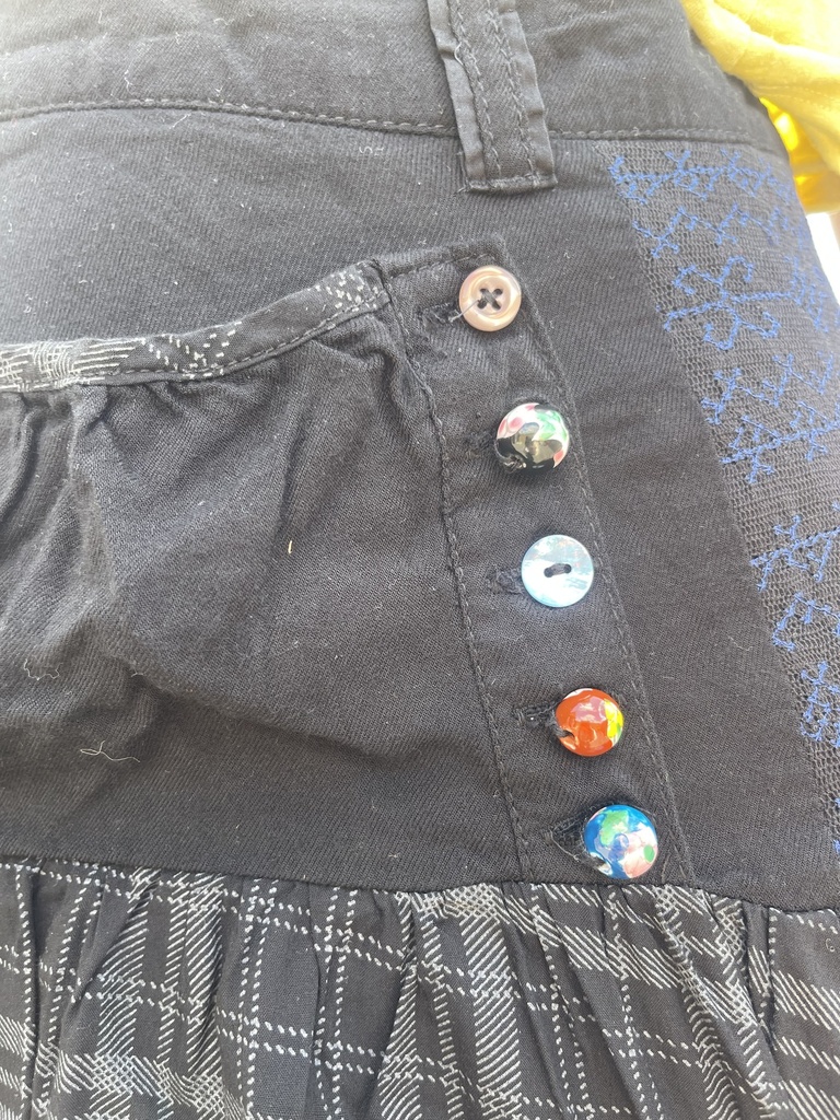 Jupe noir avec des motifs désigual
