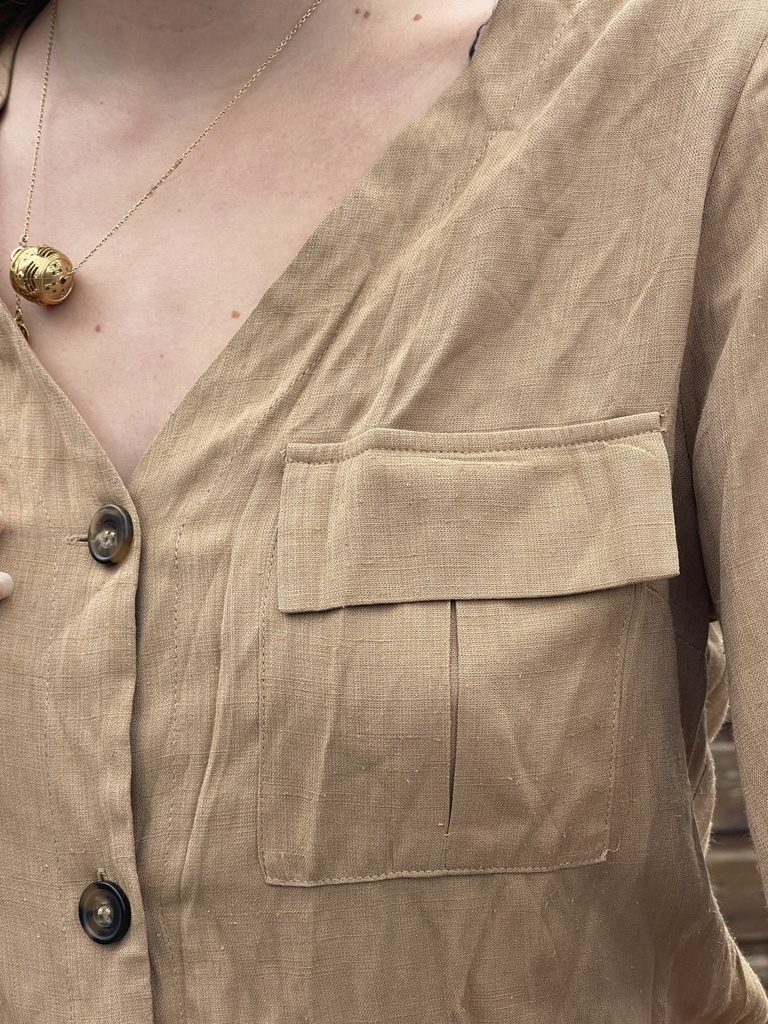 Chemise marron manche longue décoltée 