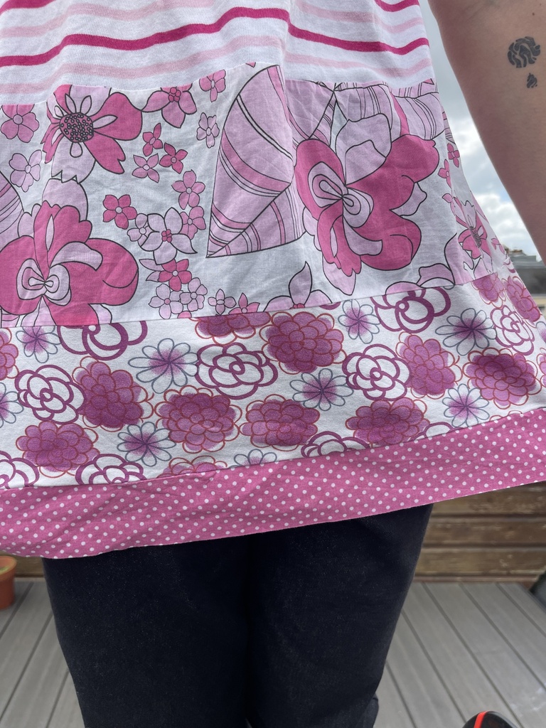 Débardeur à motif fleur rose 