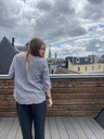 Blouse à rayure blanche et grise 