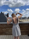 Robe à bretelle avec des motifs en forme bleu et blanc