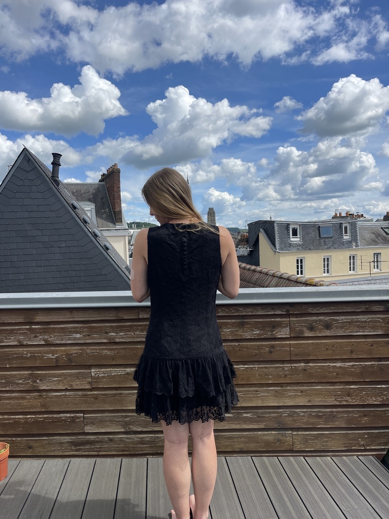 Robe noir en dentelle 