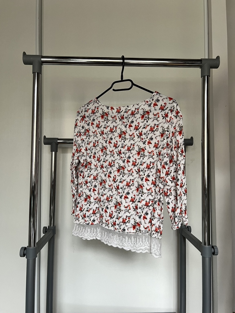 Haut à fleurs 