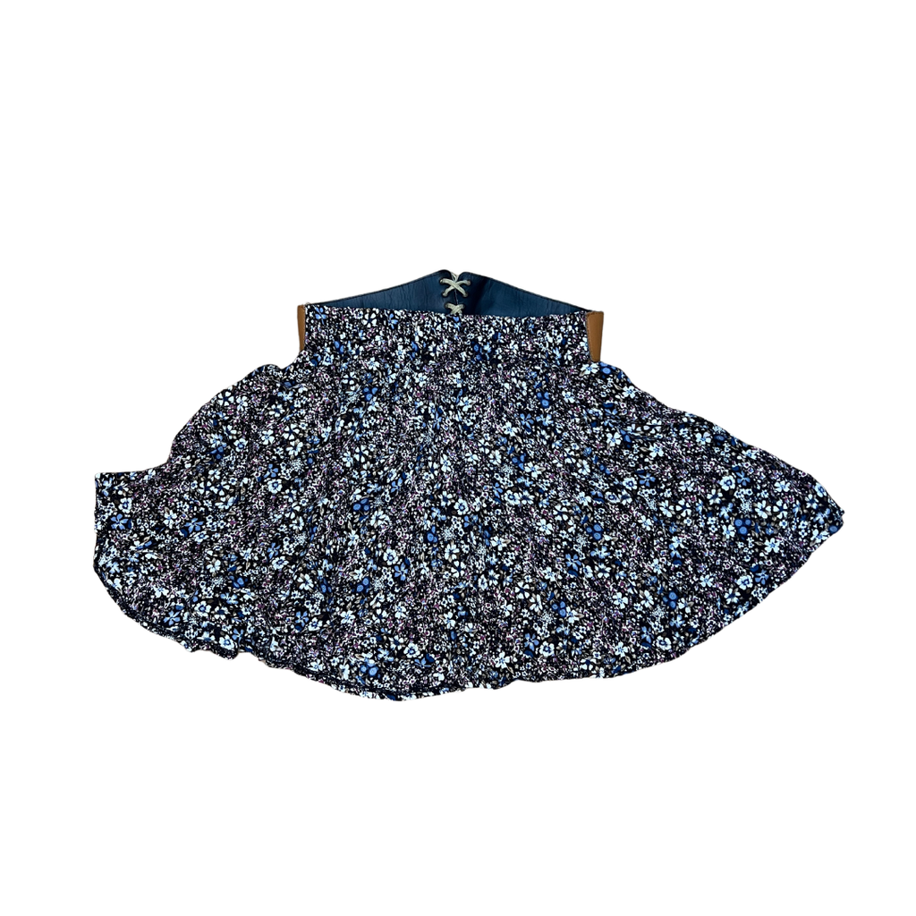 Jupe avec des motifs à fleurs rose et bleu / ceinture marron