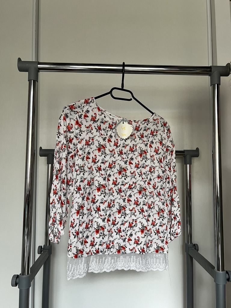 Haut à fleurs 