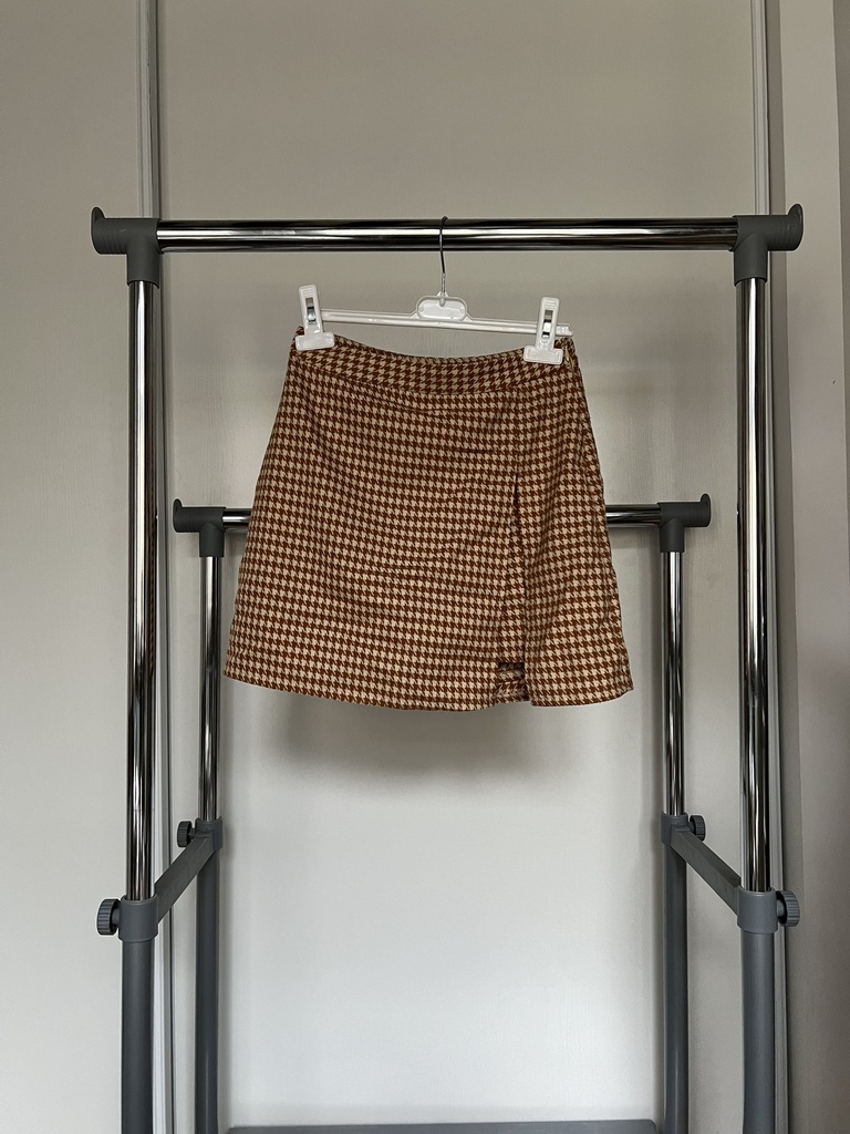 Jupe short à carreaux jaune et blanc 