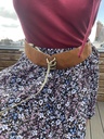 Jupe avec des motifs à fleurs rose et bleu / ceinture marron