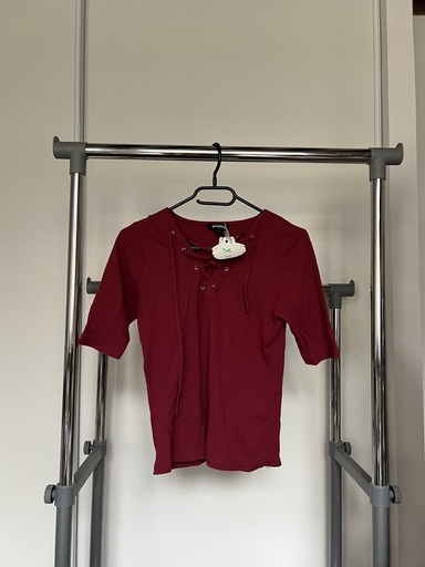 [107] T-shirt à lacet bordeaux 