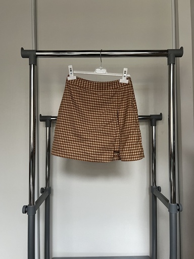 [123] Jupe short à carreaux jaune et blanc 