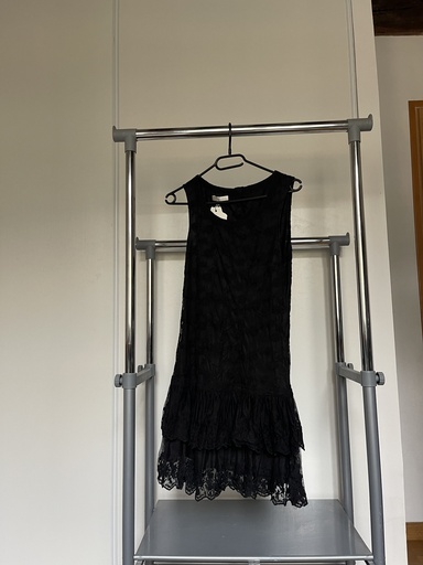 [124] Robe noir en dentelle 