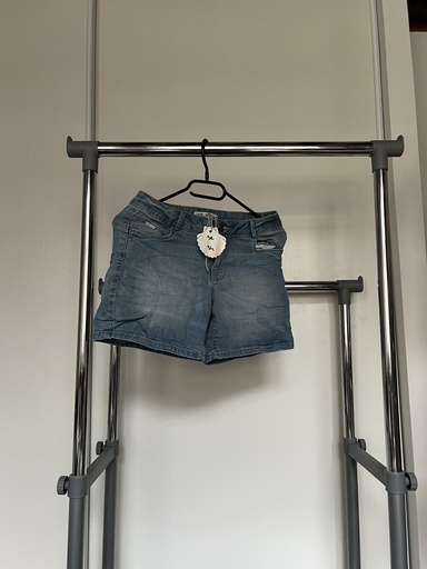 [136] Short en jean bleu clair 